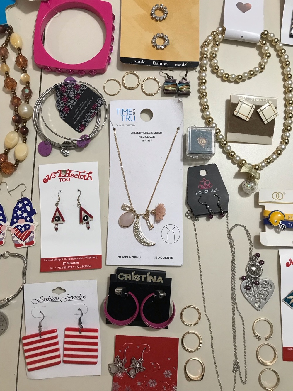 Huge Vintage to Modern Gold Tone Unique Jewelry Resellers Lot 90+ pieces